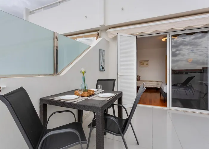 Terrace With Ocean View * 아데제