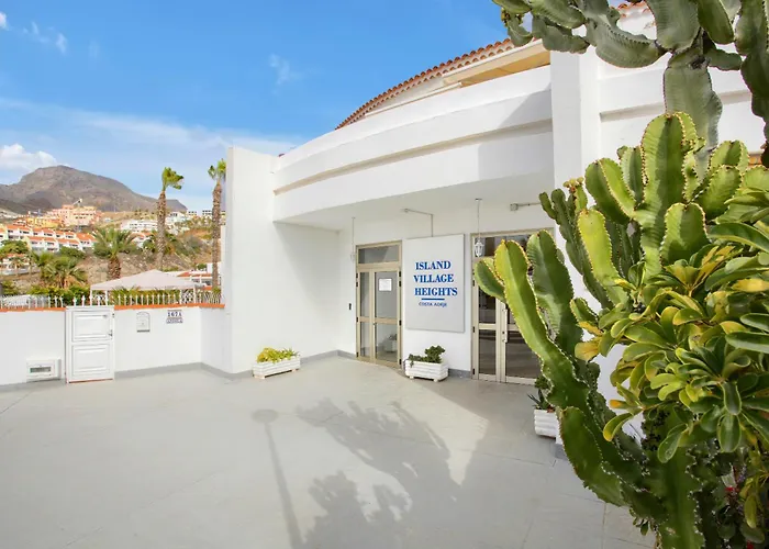 Terrace With Ocean View אדחה